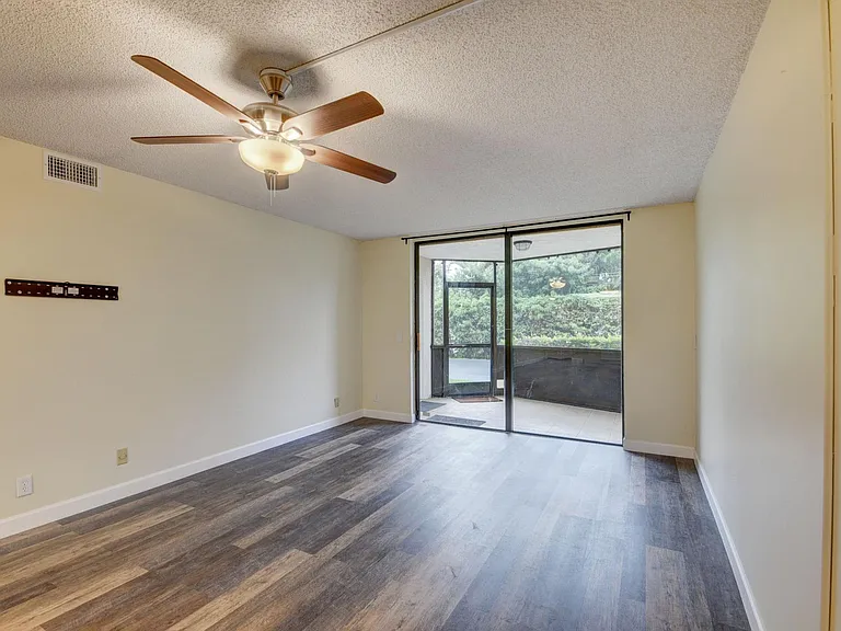 890 N Federal Hwy #103 — Photo 15