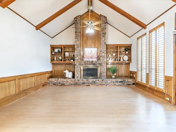 2424 Fox Glenn Cir, Bedford, TX 76021