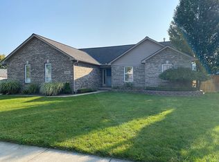 54664 Meadow Crest Cir, New Baltimore, MI 48047