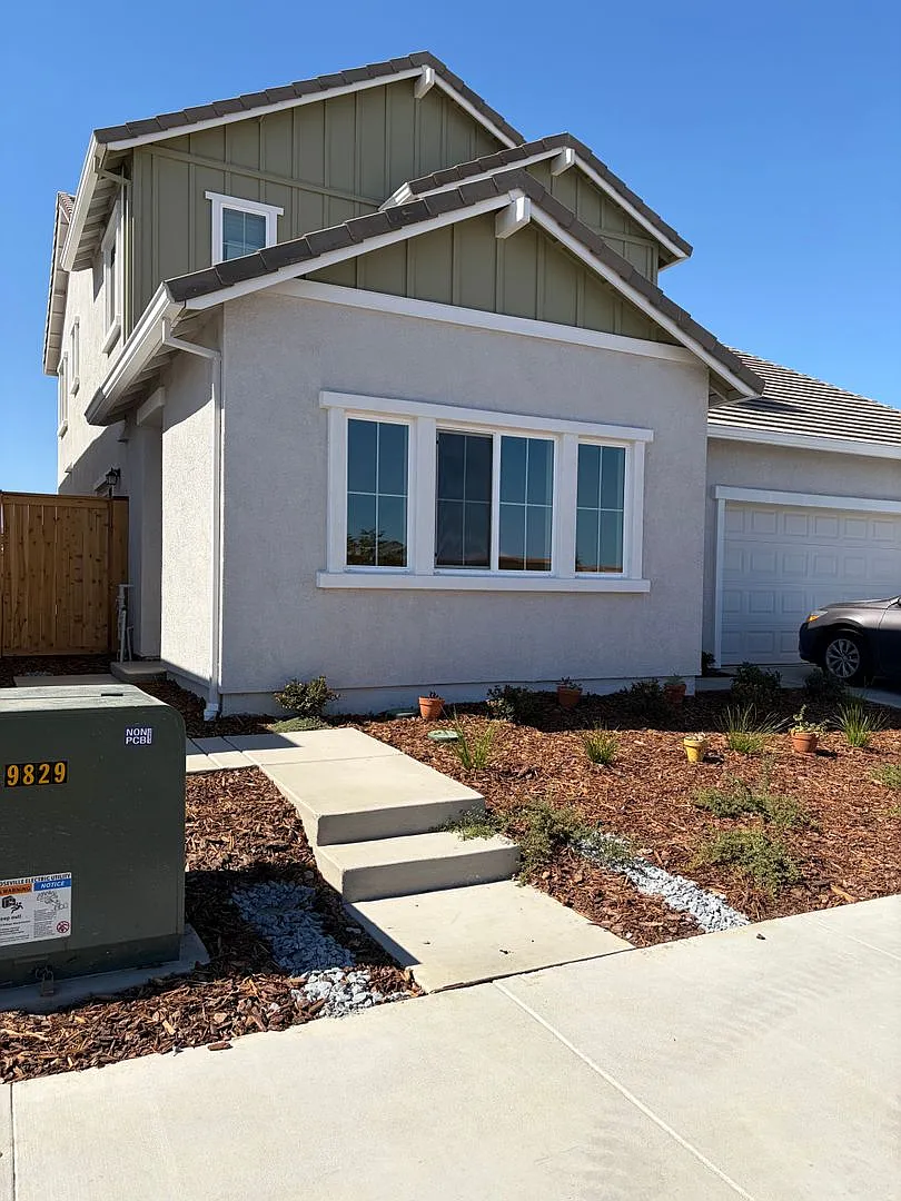 Room For Rent - Brand New Roseville - All Utilities Included — Photo 3