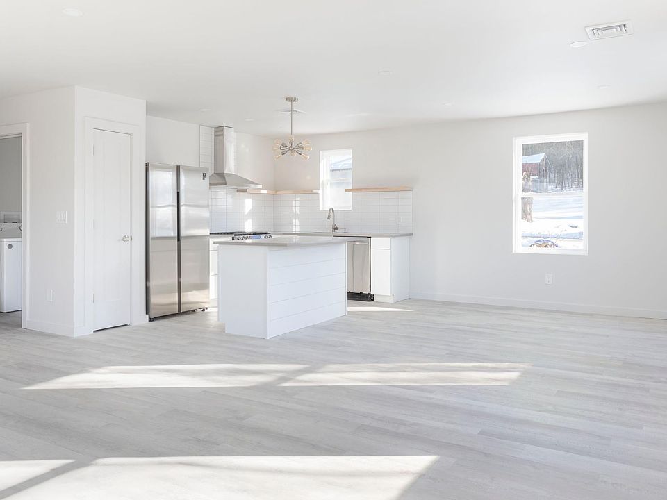 1st image of 25 Highland Ave #2