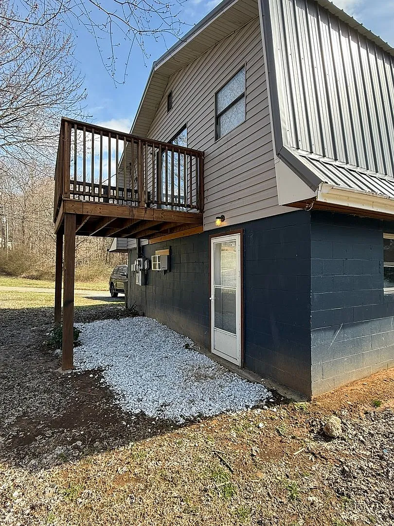 2 bed, 1.0 bath, 1092 sqft, $1,425 — Photo 3