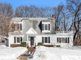 10 Dartmouth Rd, Andover, MA 01810