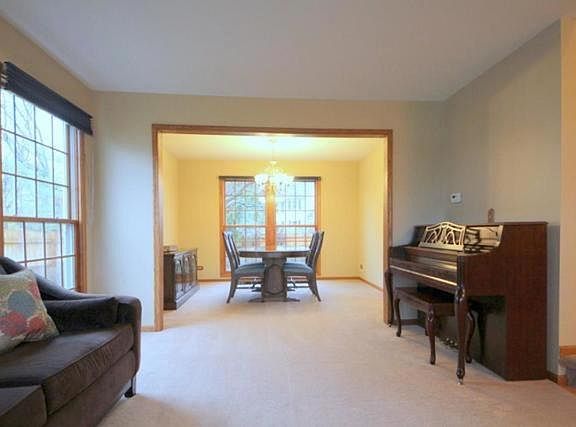 5th image of 124 Southfield Dr