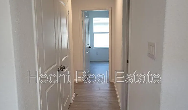 9137 Navarro Vis — Photo 8