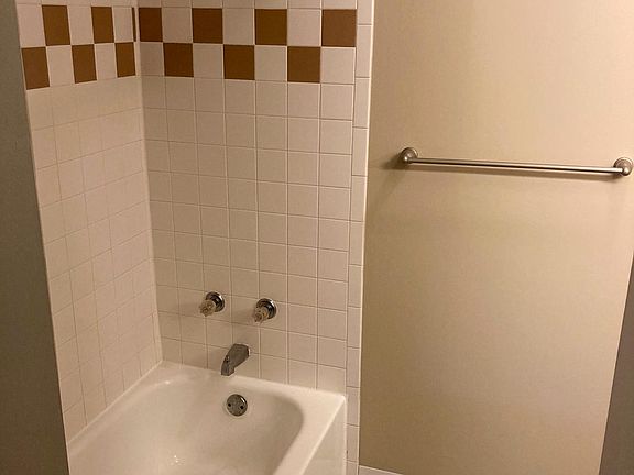 3rd image of 1250 Horseshoe Cir #106