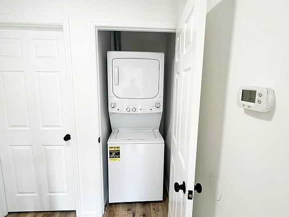 5th image of 114 Deerwood St #114