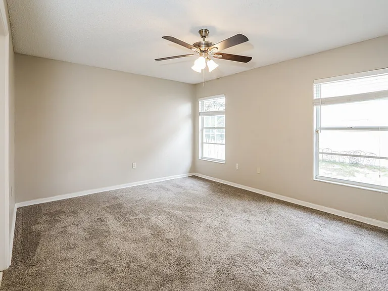 18725 Parade Rd — Photo 10