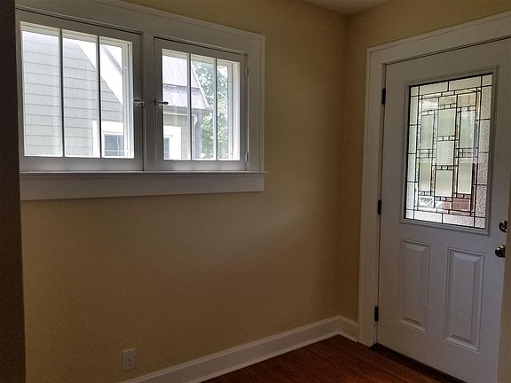 5th image of 624 S 25th St