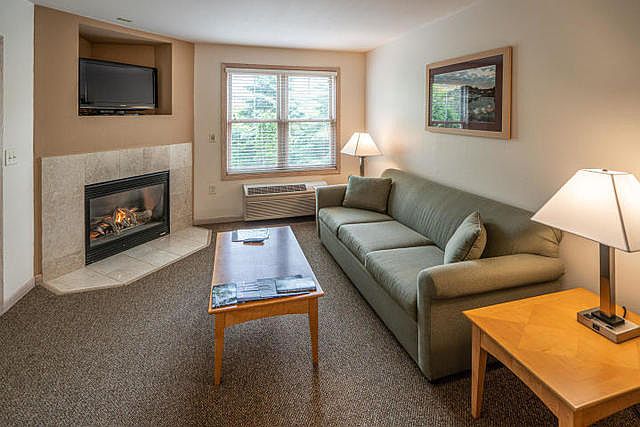 1st image of 123 Center St #106