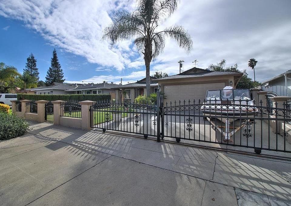 1st image of 684 Serenade Way