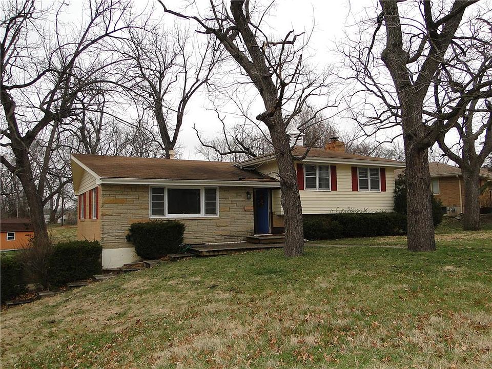 1st image of 11816 E 32nd St