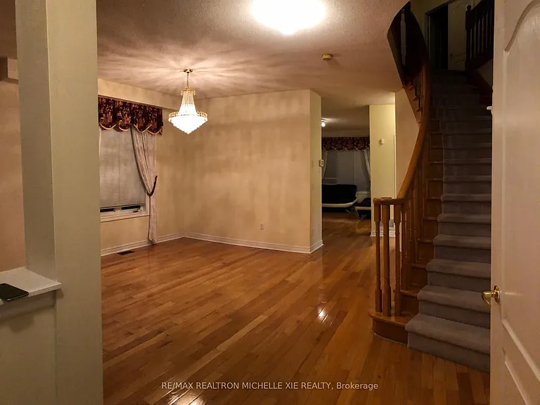 28 Bartlett Rd — Photo 6