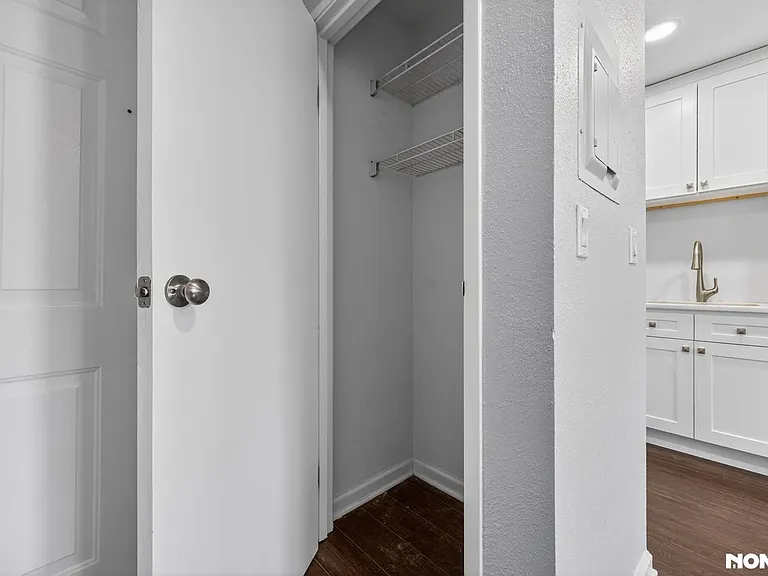 9 Vreeland Ave #3E — Photo 15