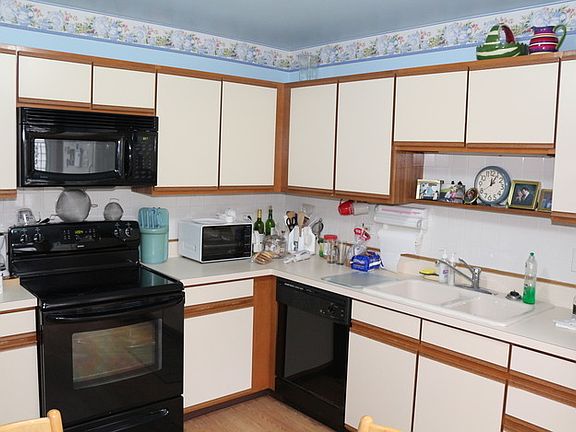 3rd image of 21317 Silktree Cir