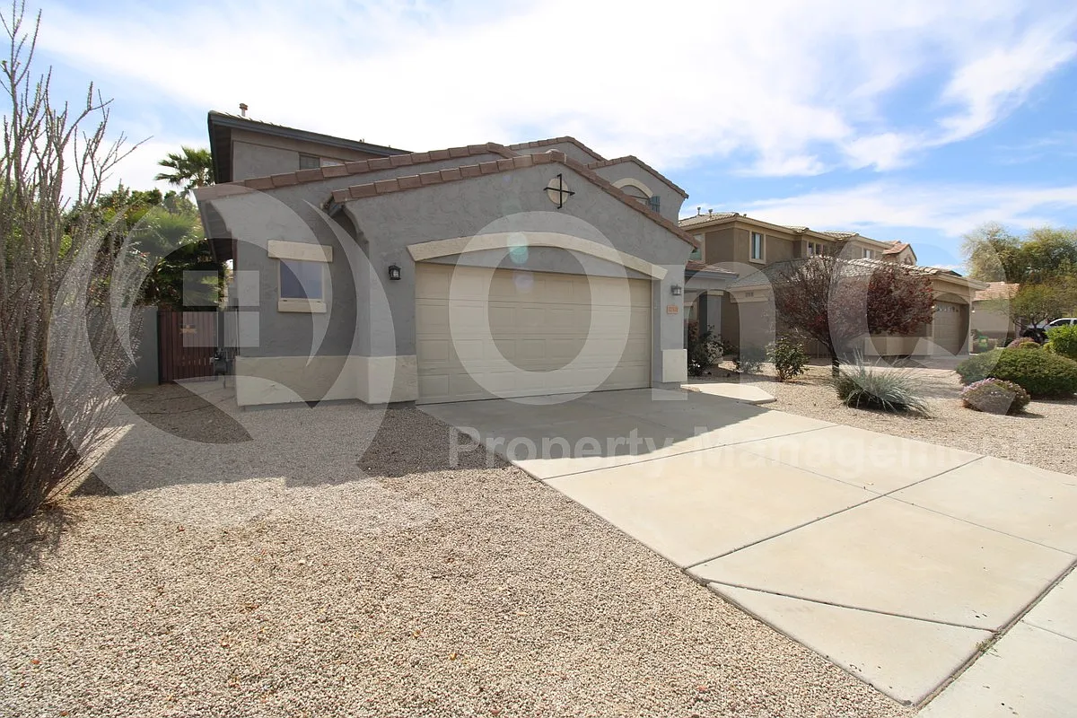 Building Photo - 17331 W Saguaro Ln