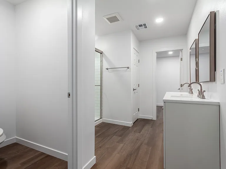 9155 W Adams St — Photo 5