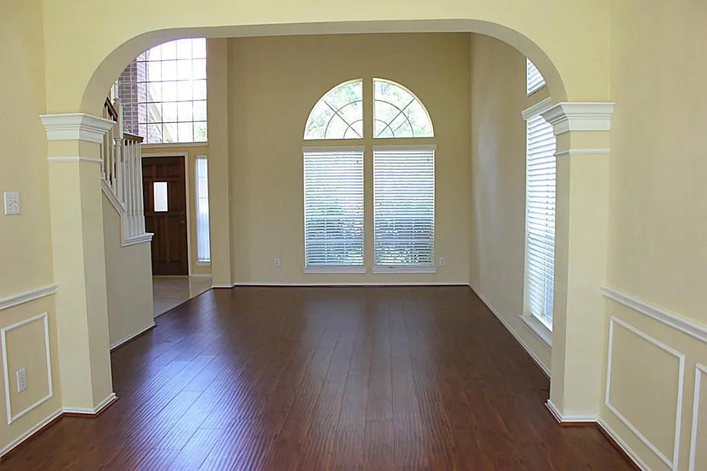 4 bed, 2.5 bath, 2578 sqft, $2,450 — Photo 3