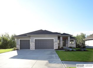 18256 Cheyenne Rd, Omaha, NE 68136