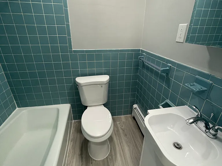 421-423 Main St #1R — Photo 6
