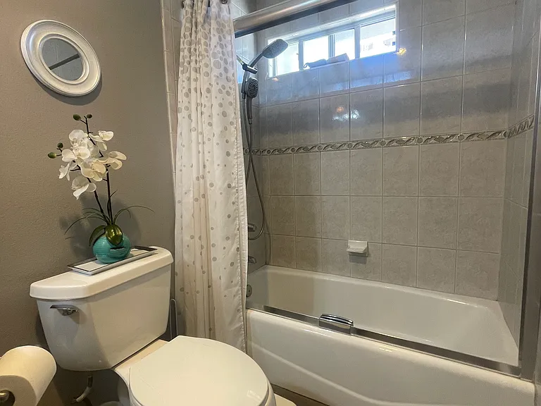 1836 Jellick Ave — Photo 9