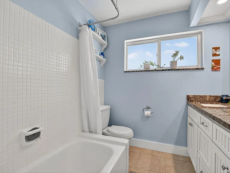 807 SW 3rd St — Photo 36