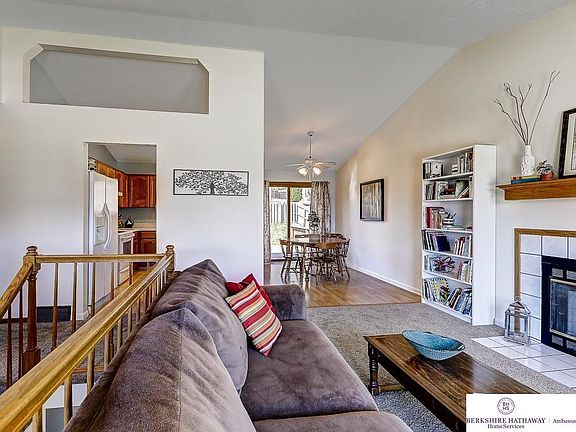 3rd image of 15311 Rock Creek Dr