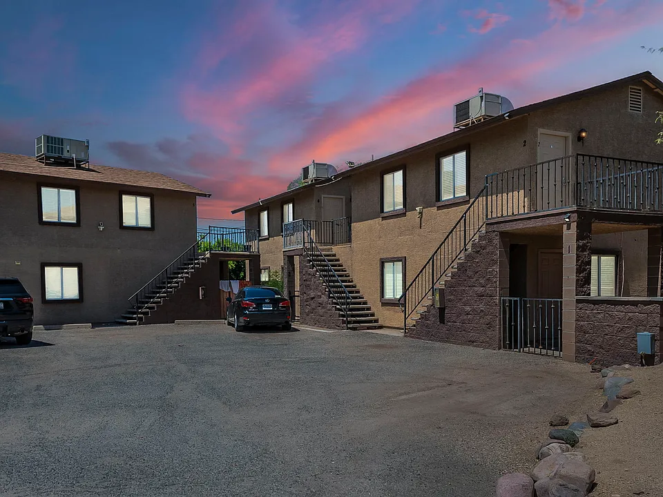 1551 E Christy Dr #3