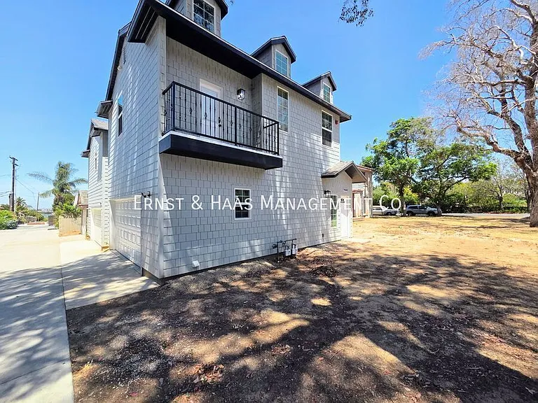 4165A Country Club Dr — Photo 2