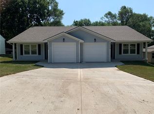 8345 E Wyandotte St, De Soto, KS 66018