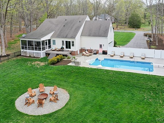 3rd image of 3159 Shadow Creek Dr