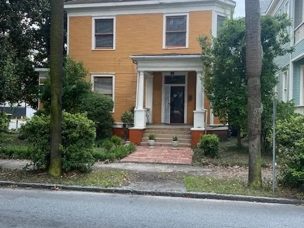 103 W 37th St, Savannah, GA 31401