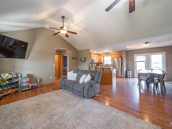5th image of 19440 Lambert Ln