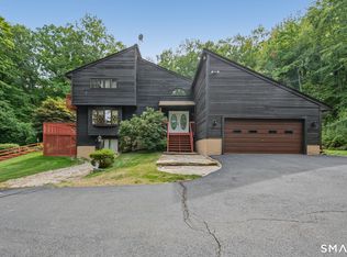 547 Simsbury Rd, Bloomfield, CT 06002