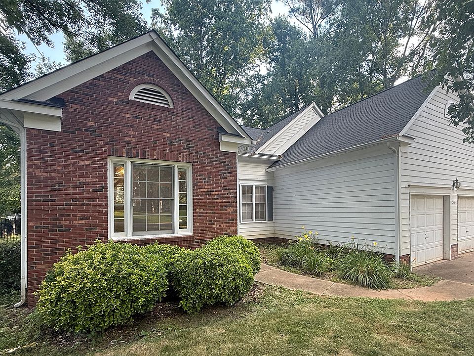 Front of 516 Tysons Forest Dr