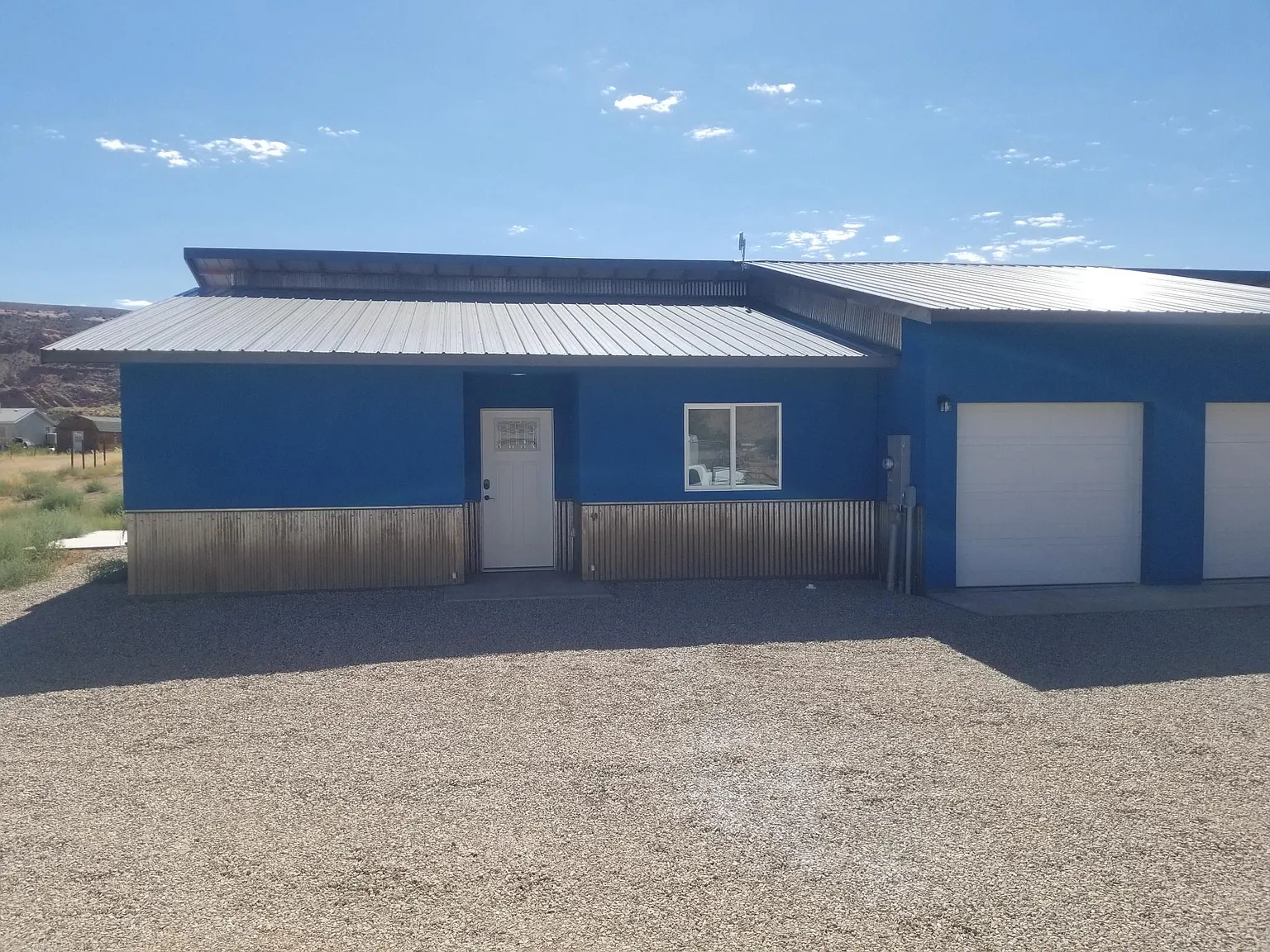 3 bed, 1300 sqft, $2,400 — Photo 1