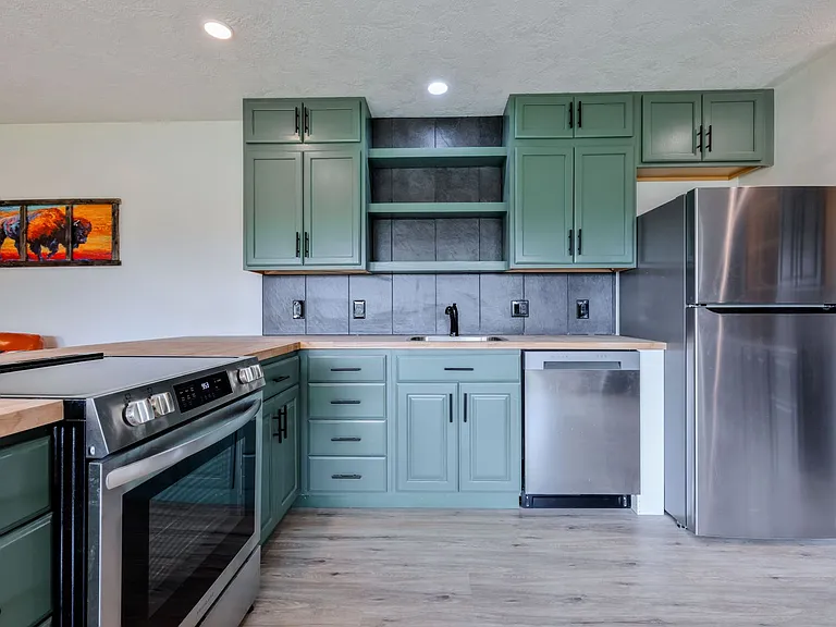 3047 S 2000 W — Photo 9