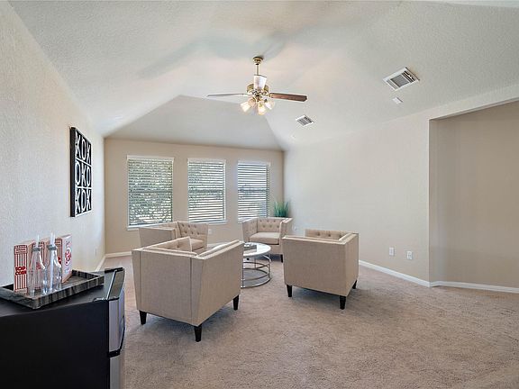 5th image of 2915 Covebrook Dr