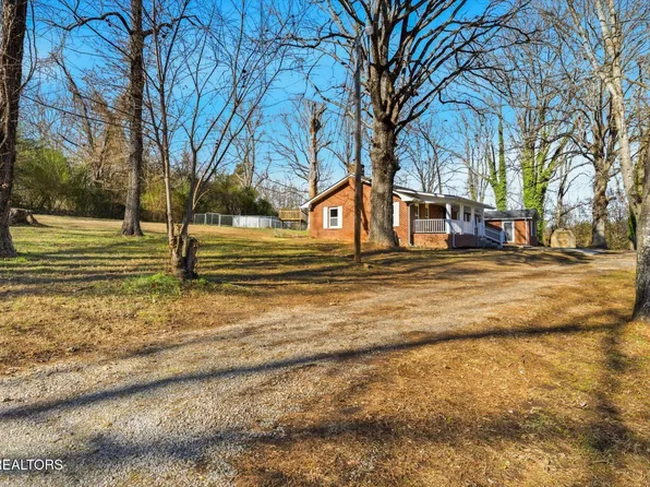 884 Stevens Ln, Lenoir City, TN 37771