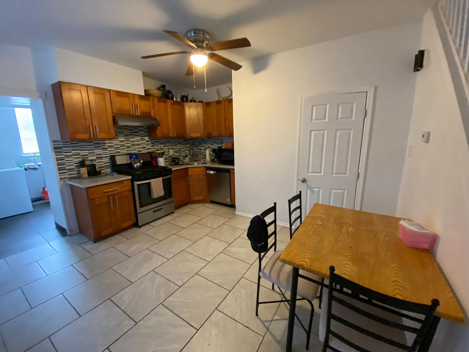 3 bed, 2.5 bath, 1800 sqft, $715 — Photo 4