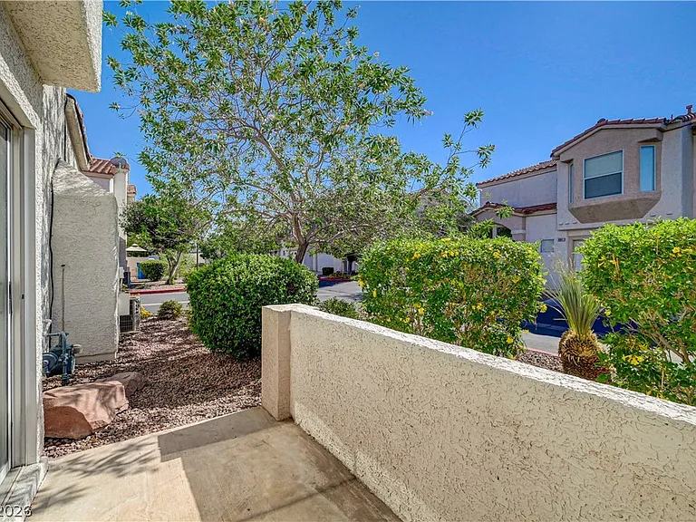 4040 Castle Cove Dr #4040 — Photo 43
