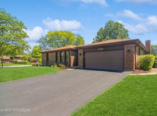 1129 E Carpenter Dr, Palatine, IL 60074