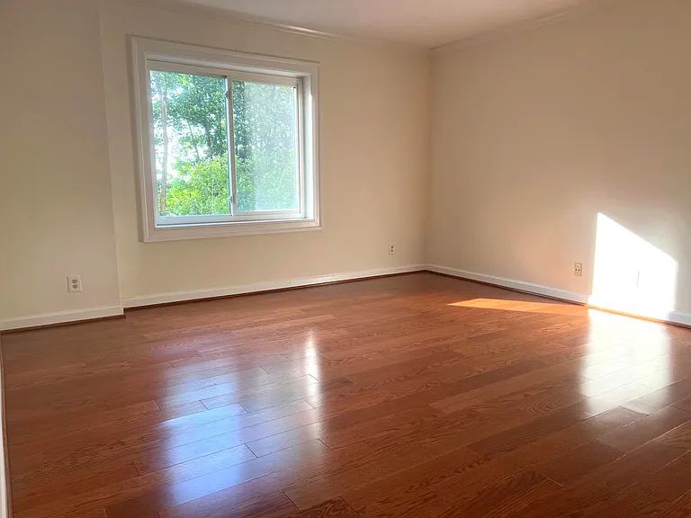 8370 Greensboro Dr #216 — Photo 19