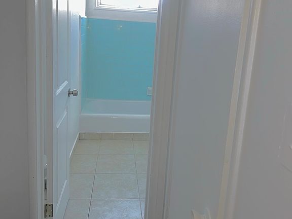 3rd image of 8700 Parthenia Pl #4
