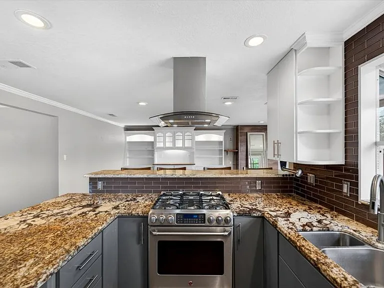 1559 Marietta Dr — Photo 13
