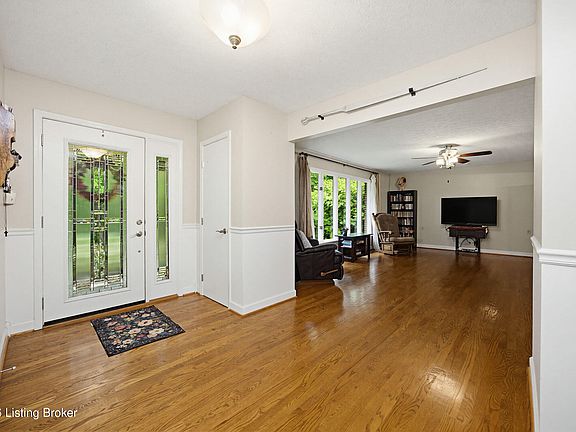 2nd image of 165 Mayapple Ln