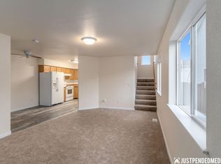 530 Bitterroot Cir #B, Anchorage, AK 99504