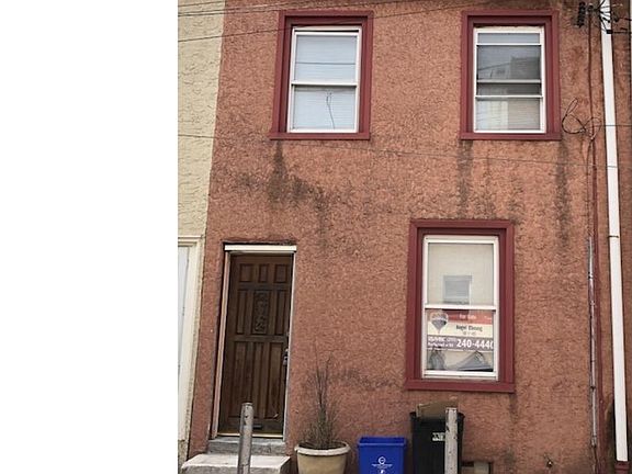 2nd image of 2216 E Oakdale St