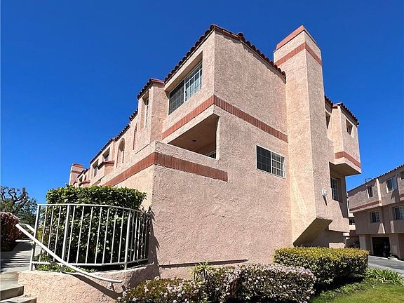 2nd image of 3101 Plaza Del Amo Unit 19