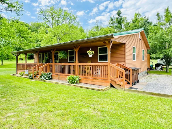 675 Stanford St, Crab Orchard, KY 40419